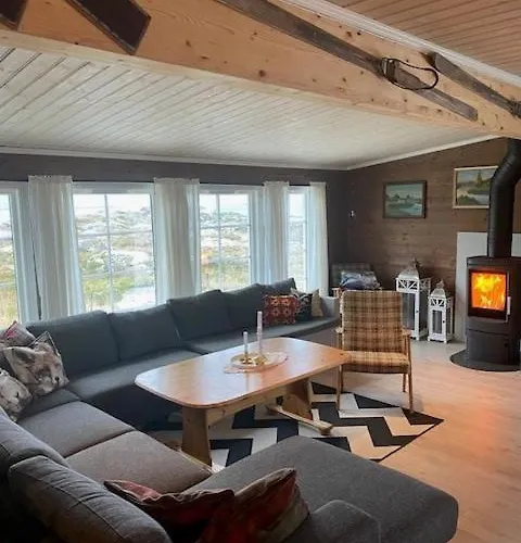 Lofoten's Panoramic Views Vestvagoy